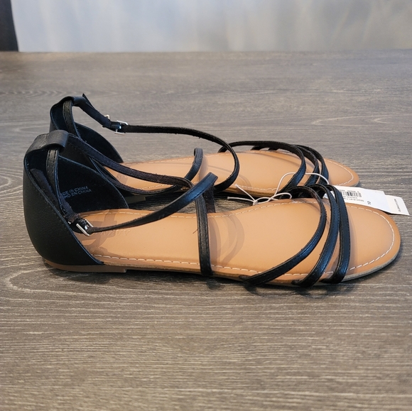 NWT Old Navy Strap Sandal Size 10 - Picture 3 of 5